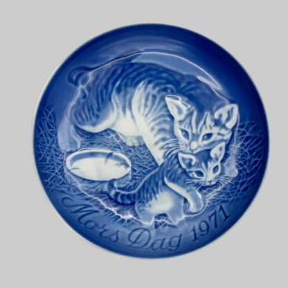 Bing & Grøndahl Mother's Day Plate, Cat and Kitten, 1971